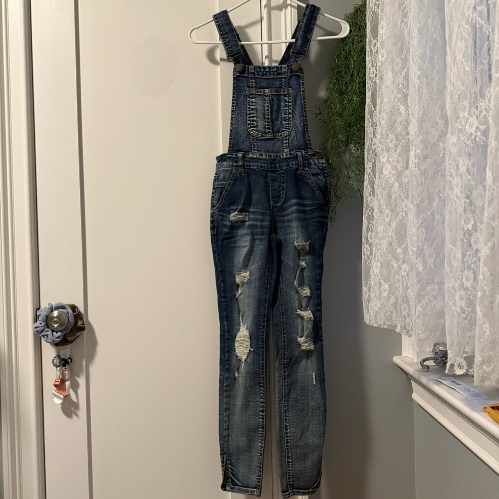 New without tags women’s ripped denim overalls size XS-S/waist ~24”